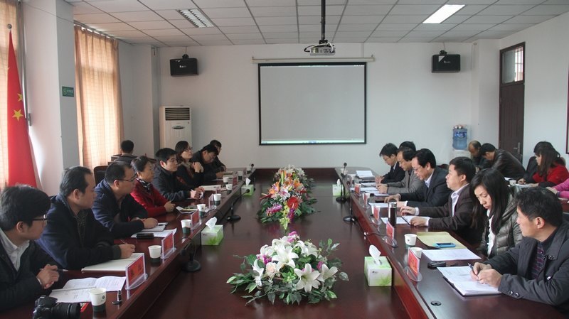 ֣�ݴ�ѧ����˼����ѧԺ������ǰ������ѧԺ���콻��