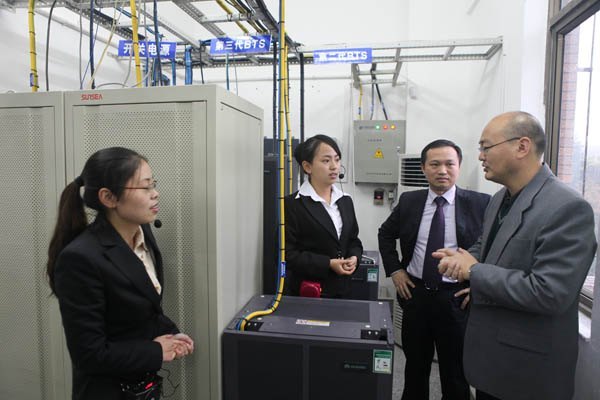 景德镇陶瓷学院与中国移动景德镇分公司合作建设的3G实验室揭牌