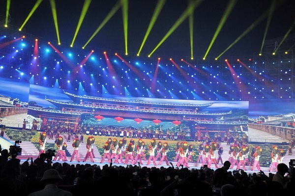 世界客属第25届恳亲大会隆重开幕