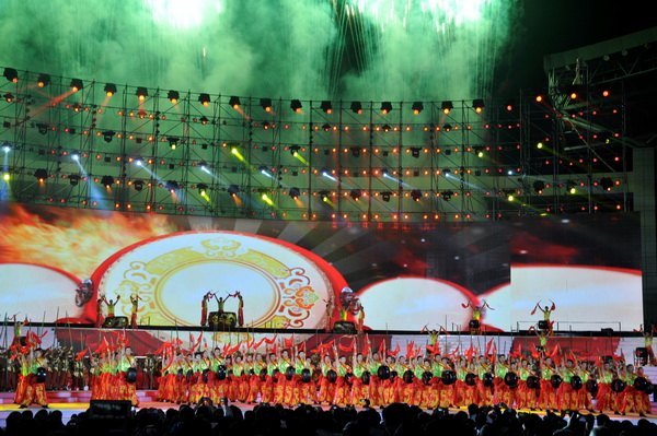 世界客属第25届恳亲大会隆重开幕