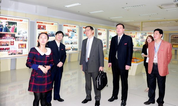 马国防刘健会见台湾首府大学杨顺聪校长一行