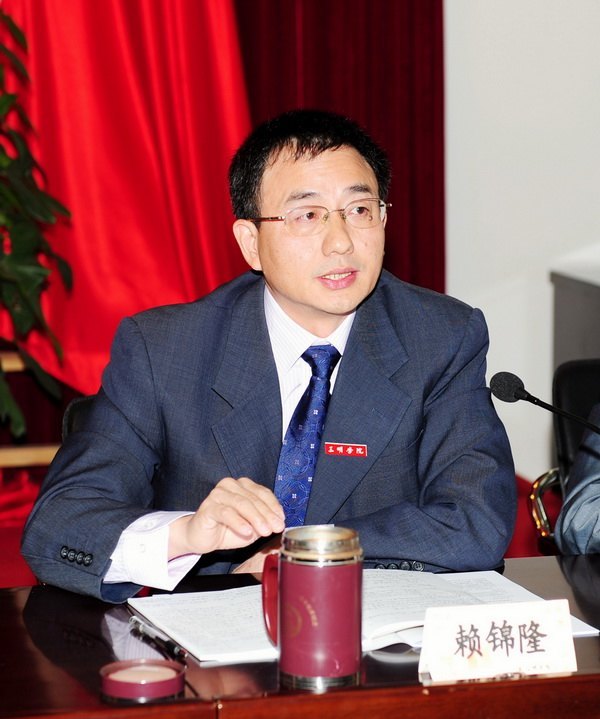 三明学院召开领导干部学习十八大精神专题座谈会