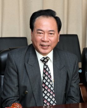 ̨���������������Ľ̻���ᶭ�³�������һ�з��ʳ��ݹ�ѧԺ