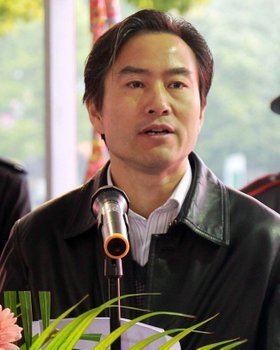 常州工学院60名贫寒学子获18万福彩爱心助学金 汤正华出席捐赠仪式并接受常州电视台采访