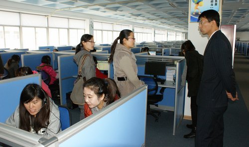 管理系走访考察服务外包企业 “中国北方声谷”