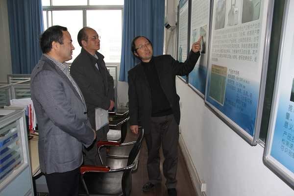 学校迎接2012年全省事业单位专业技术二级岗位推荐人选考核