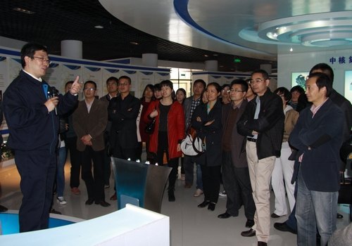 校机关党总支三个支部的教工赴三门参观考察