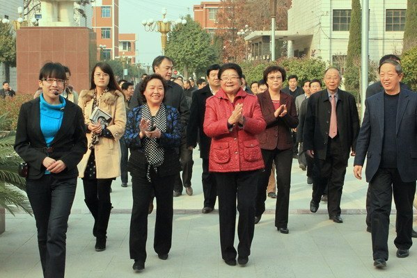 全国关工委顾秀莲主任莅临郑州职业技术学院视察