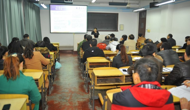 认真学习党的十八大精神,全面提高金陵学院党建科学化水平
