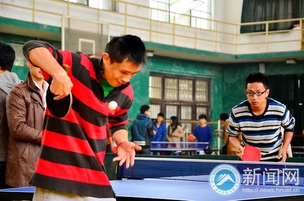 激情乒乓 运动健将奋力争雄