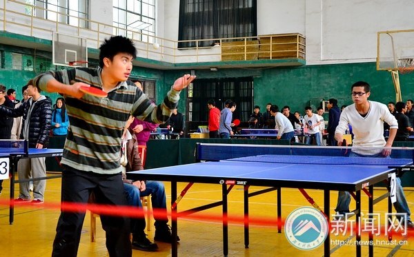 激情乒乓 运动健将奋力争雄