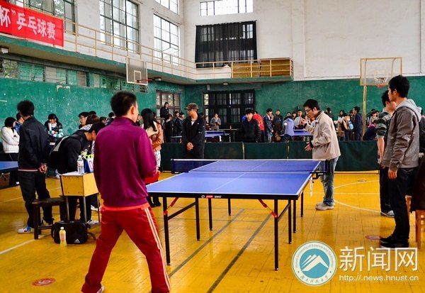 激情乒乓 运动健将奋力争雄