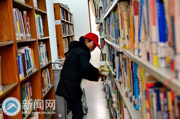 教育学院“小红帽”志愿服务图书馆