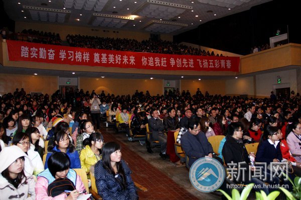 秾艳清香青春赞 湖南科技大学正值“芳菲”节