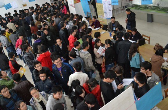 �Ӻ���ѧ����ѧԺ�ɹ��ٰ�2013���ҵ������Ǣ̸��