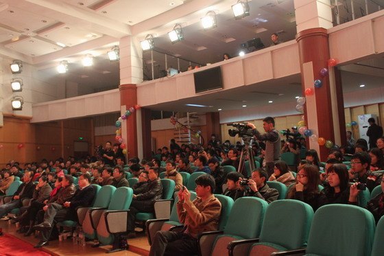 ����ҫ�ǿգ���չ�Ĵ��������Ļ��봫ýѧԺ�ɹ��ٰ�2012��ӭ������