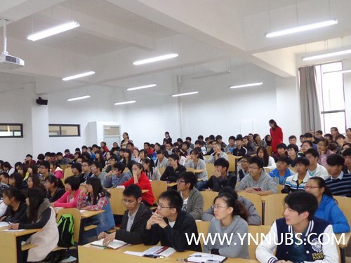 ����ʦ����ѧ��ѧԺ��ί��֯�����ʦ��ѧ��ѧϰ�ۿ�����ʮ�˴󿪱�Ļʽ