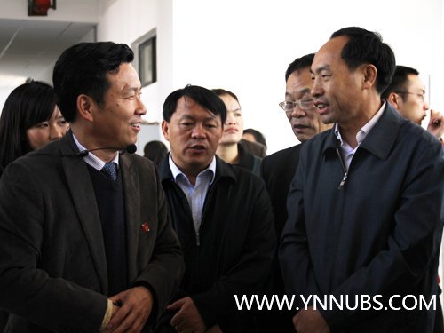 云南省委常委、高校工委书记李培一行到云南师范大学商学院杨林校区调研