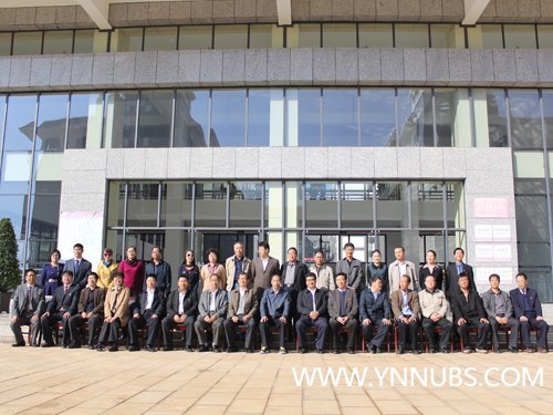 云南省委常委、高校工委书记李培一行到云南师范大学商学院杨林校区调研