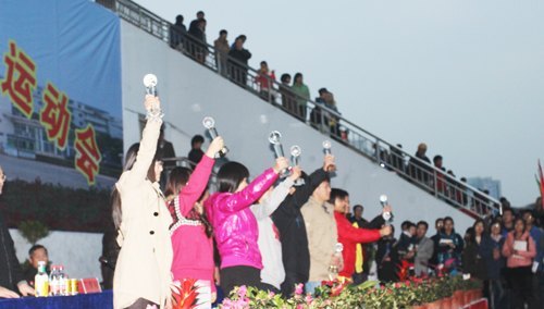 湖北科技学院2012年大学生运动会落幕