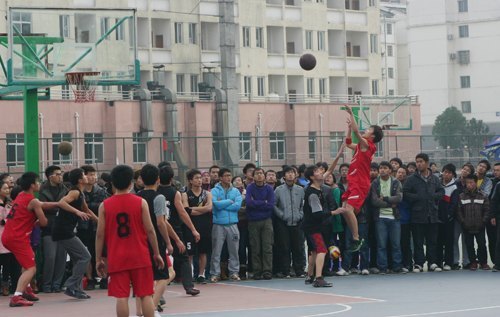 湖北科技学院2012年大学生运动会落幕