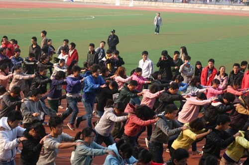 湖北科技学院2012年大学生运动会落幕