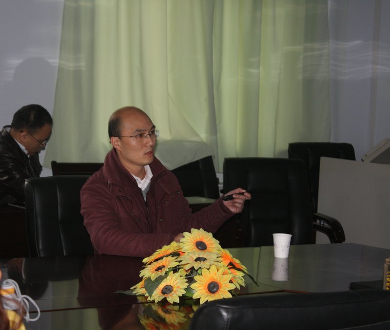 中国地质大学(武汉)龚文引博士应邀到许昌学院讲学