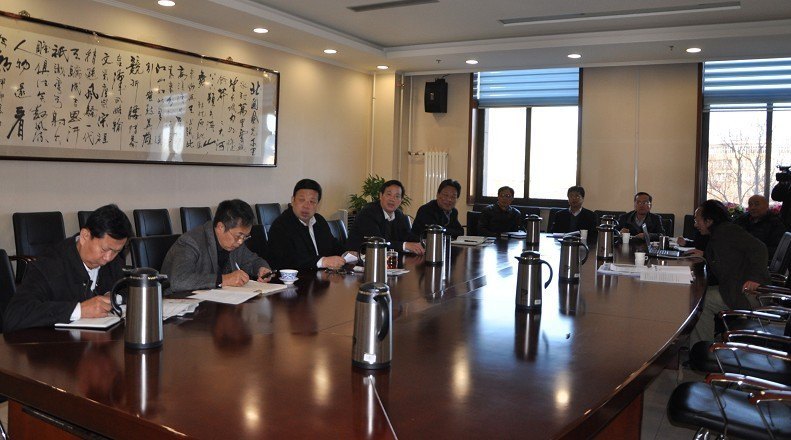 党委中心组专题学习党的十八大精神