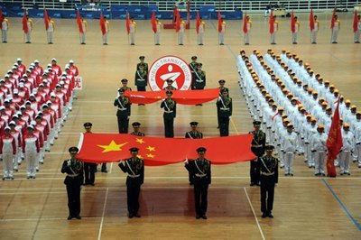 �������μӱ����׽칫����������Ա�˶��ῪĻʽ