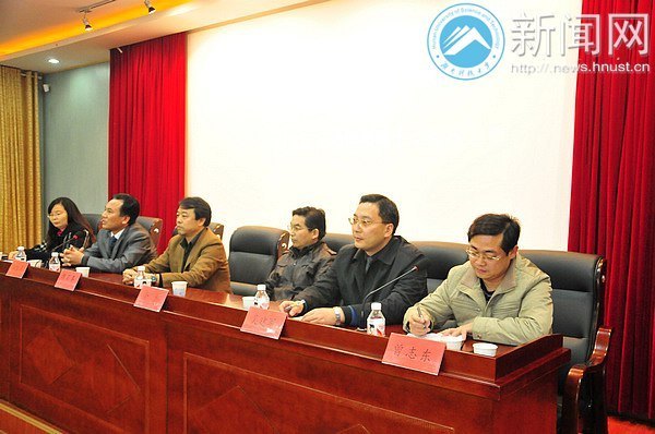 学工系统召开“深入学习贯彻党的十八大精神,以实际行动迎接博士点立项建设验收工作”专题会议