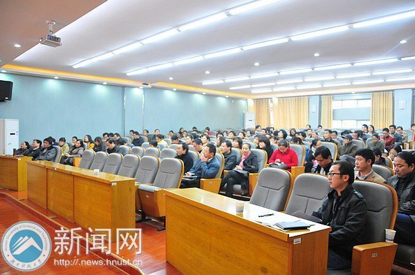 学工系统召开“深入学习贯彻党的十八大精神,以实际行动迎接博士点立项建设验收工作”专题会议