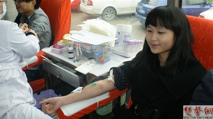 �Ͼ�����ѧԺ��500��ʦ���μ�2012���޳���Ѫ�