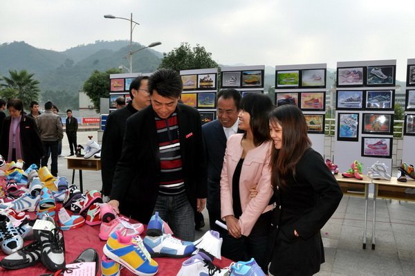 У쵼μѧԺЬƱҵƷչĻʽ