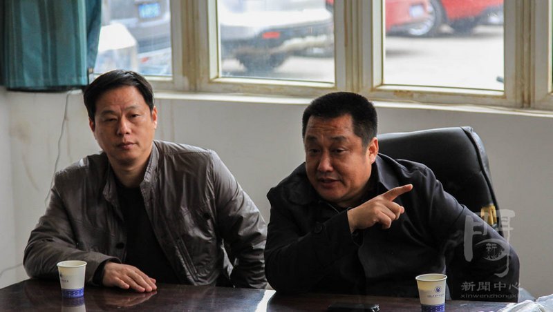 永川区委领导视察校园周边环境