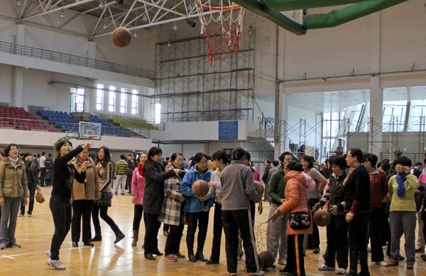 教职工篮球投篮比赛落下帷幕