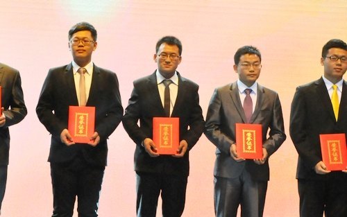 湖北工业大学学子在全国“挑战杯”竞赛中摘金夺银