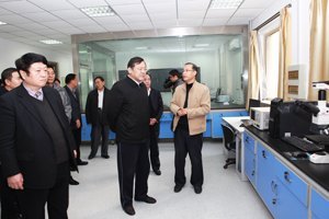 济南市人大教科文卫委员会一行来济南大学调研