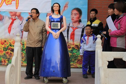 工学院机器人走进北林附小