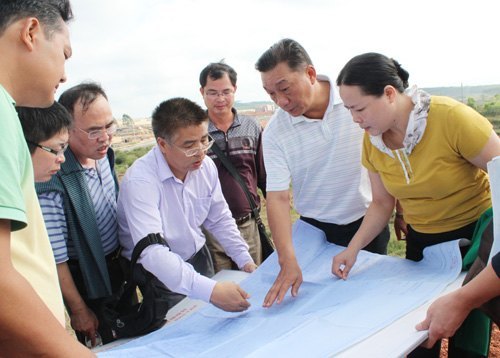 刘力书记、邓艳葵副院长率队到五合新校区现场办公