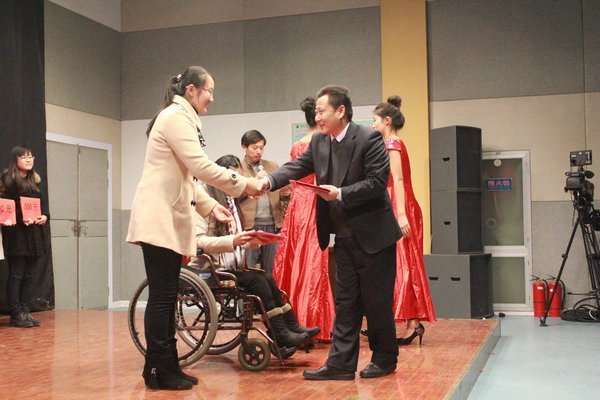 文学院举行“海舟”奖学金设立暨颁奖典礼