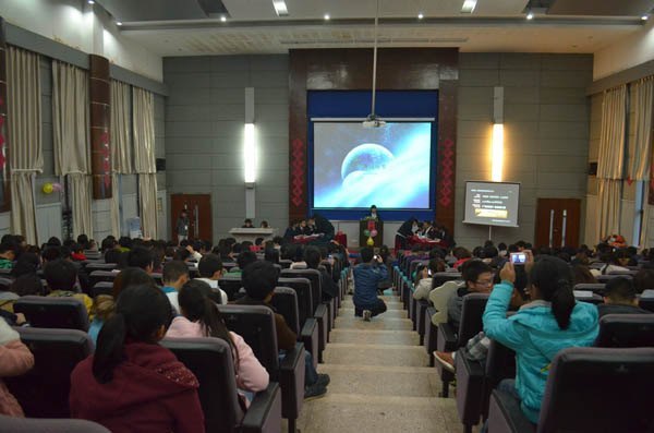 景德镇陶瓷学院2012级新生辩论赛落幕