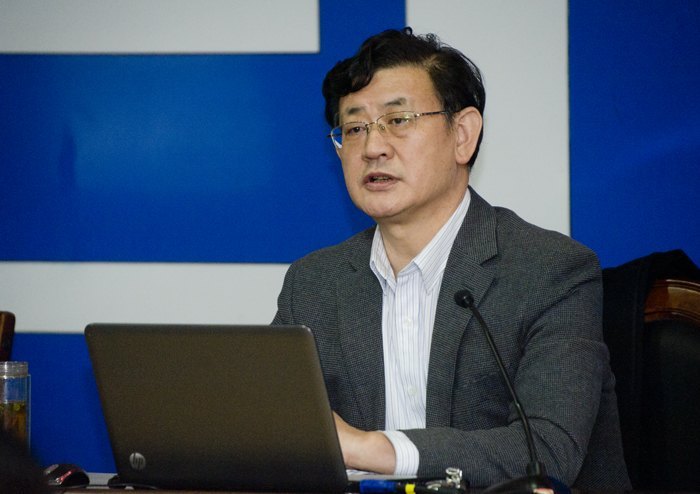 学工系统认真学习贯彻党的十八大精神