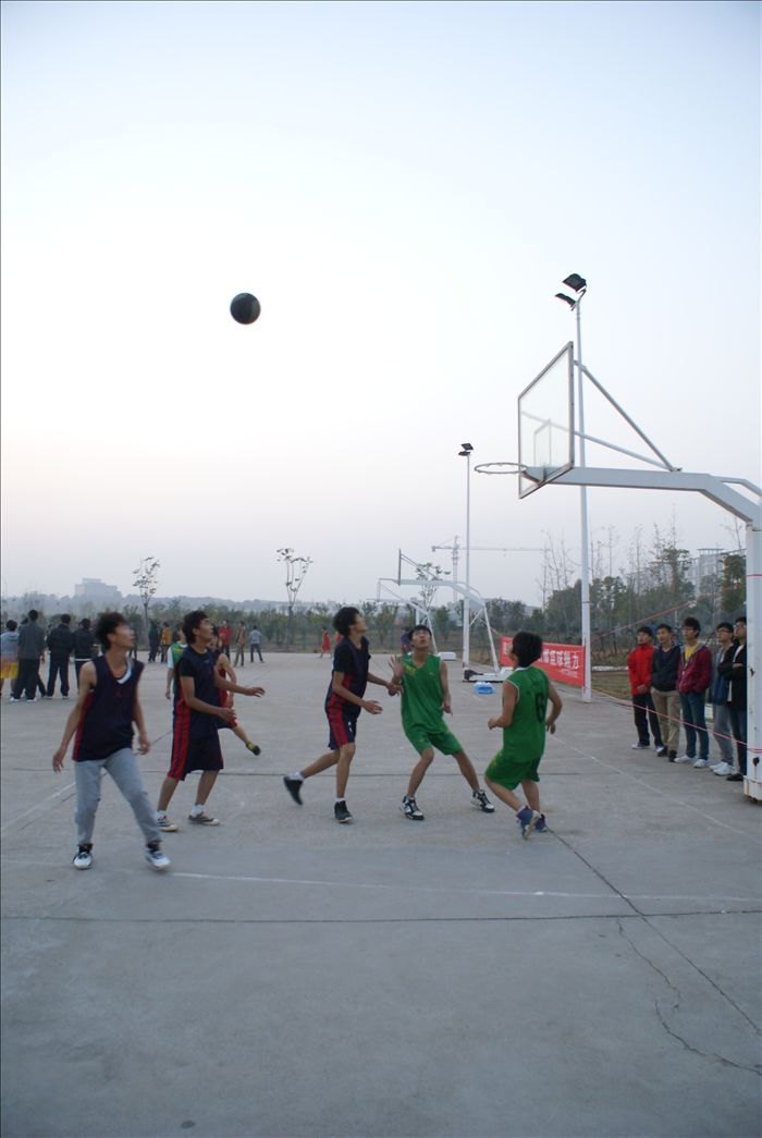电子工程学院“迎新杯”篮球比赛圆满结束