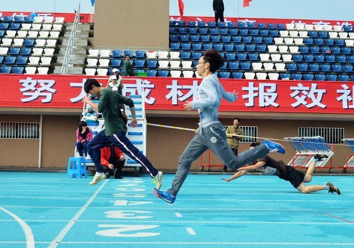 ��22��У�˻ᾫ��˲��