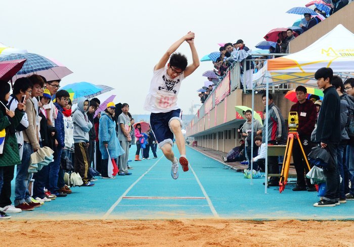 ��22��У�˻ᾫ��˲��