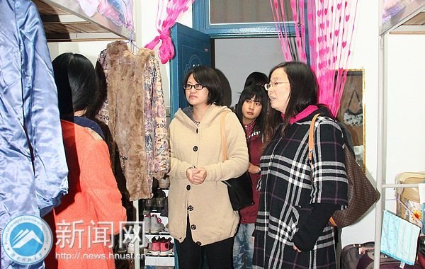 学工处党支部深入学习党的“十八大”精神 积极开展特殊党日活动