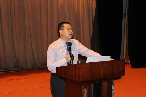 全国就业指导专家李震东来校作就业创业指导报告