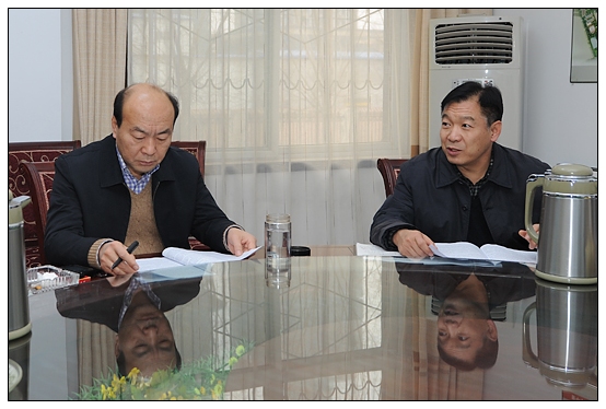 晋中学院党委中心组在西校区组织理论学习