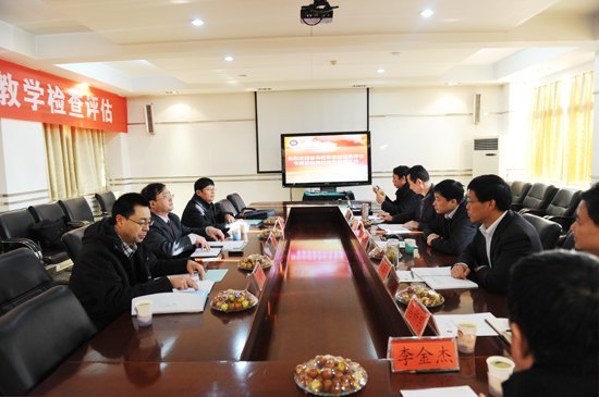 省教育厅专家组来校检查军事理论课建设工作