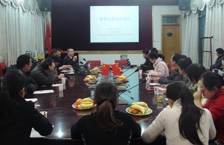 上海交通大学胡卫生教授应邀来上海电力学院作报告